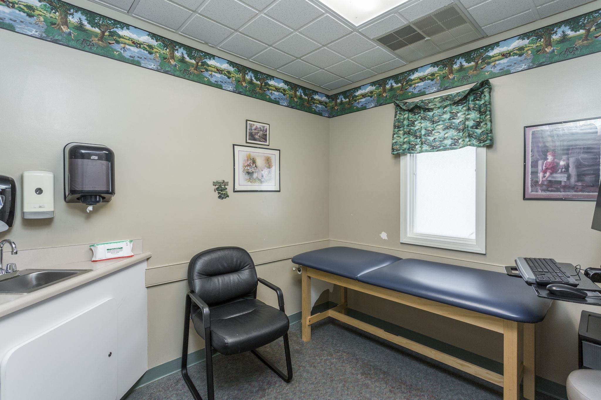 1947 MEDICAL AVE, HARRISONBURG, Virginia 22801, ,Commercial,1947 MEDICAL AVE,674103 MLS # 674103