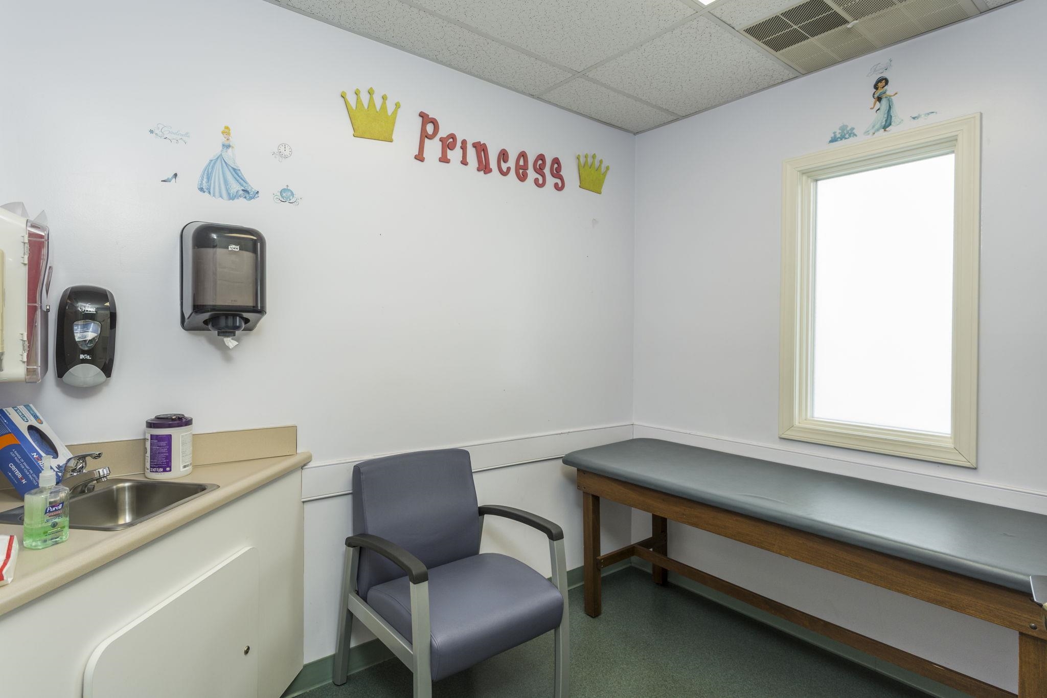 1947 MEDICAL AVE, HARRISONBURG, Virginia 22801, ,Commercial,1947 MEDICAL AVE,674103 MLS # 674103