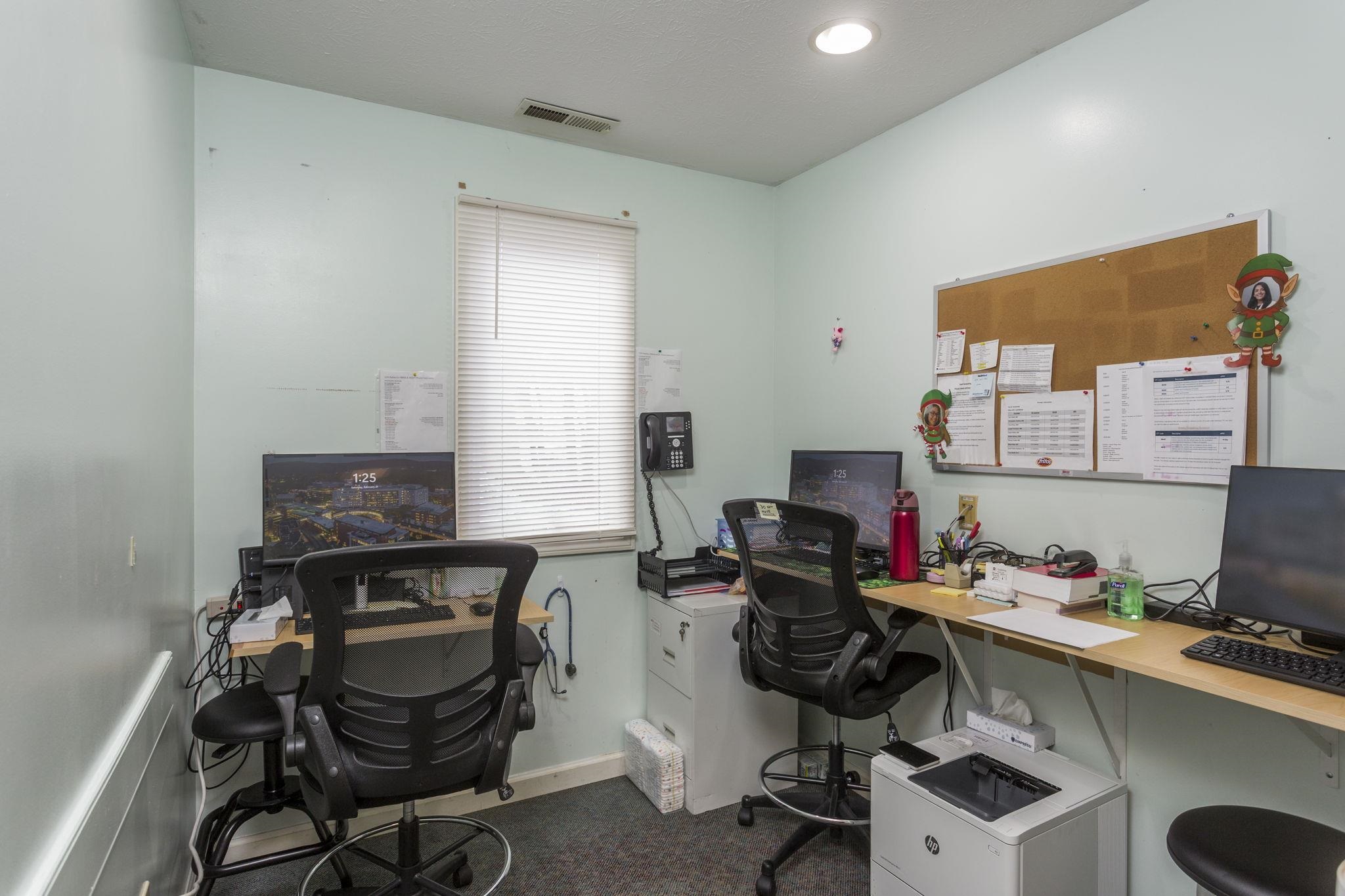 1947 MEDICAL AVE, HARRISONBURG, Virginia 22801, ,Commercial,1947 MEDICAL AVE,674103 MLS # 674103