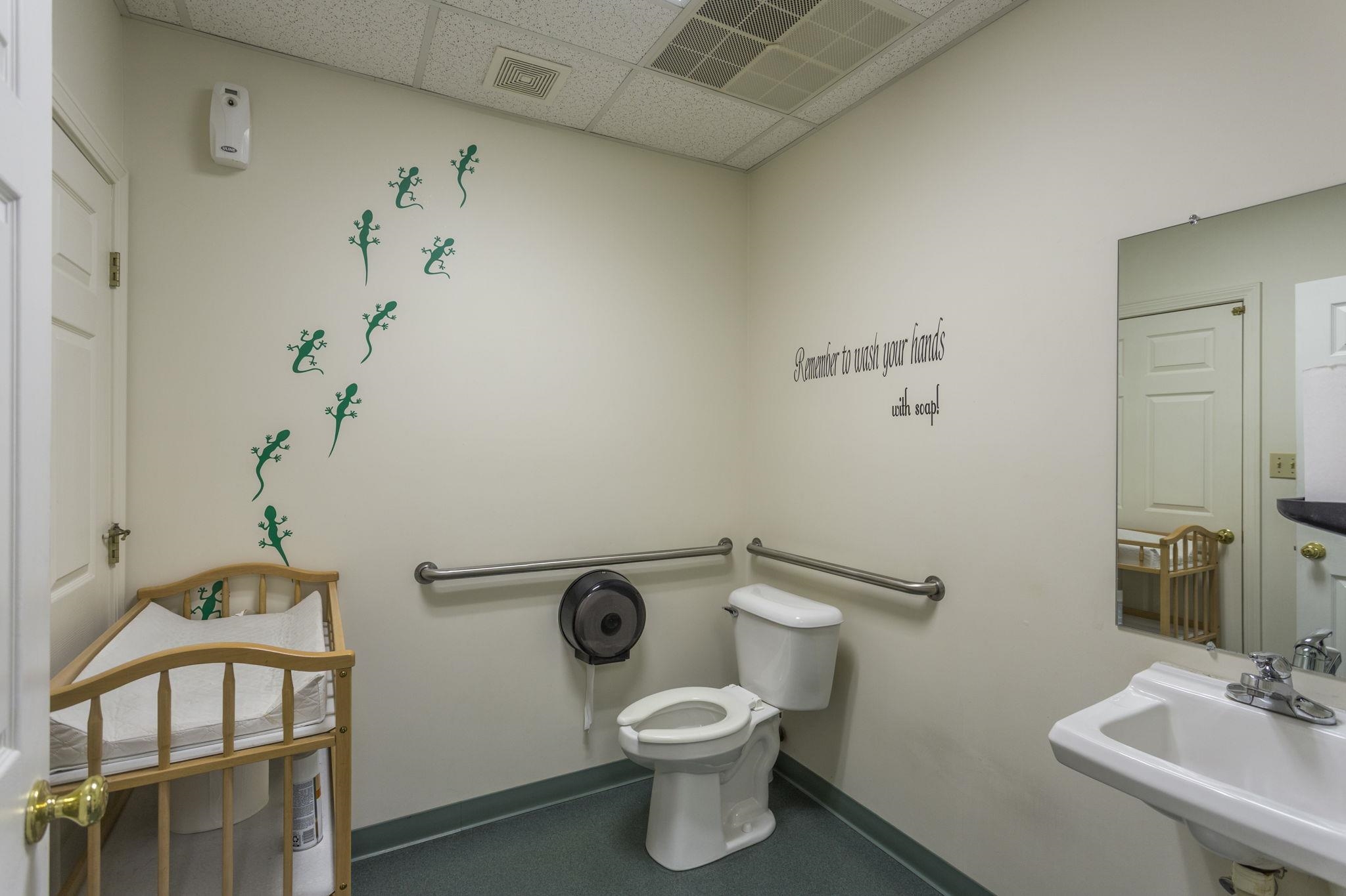 1947 MEDICAL AVE, HARRISONBURG, Virginia 22801, ,Commercial,1947 MEDICAL AVE,674103 MLS # 674103