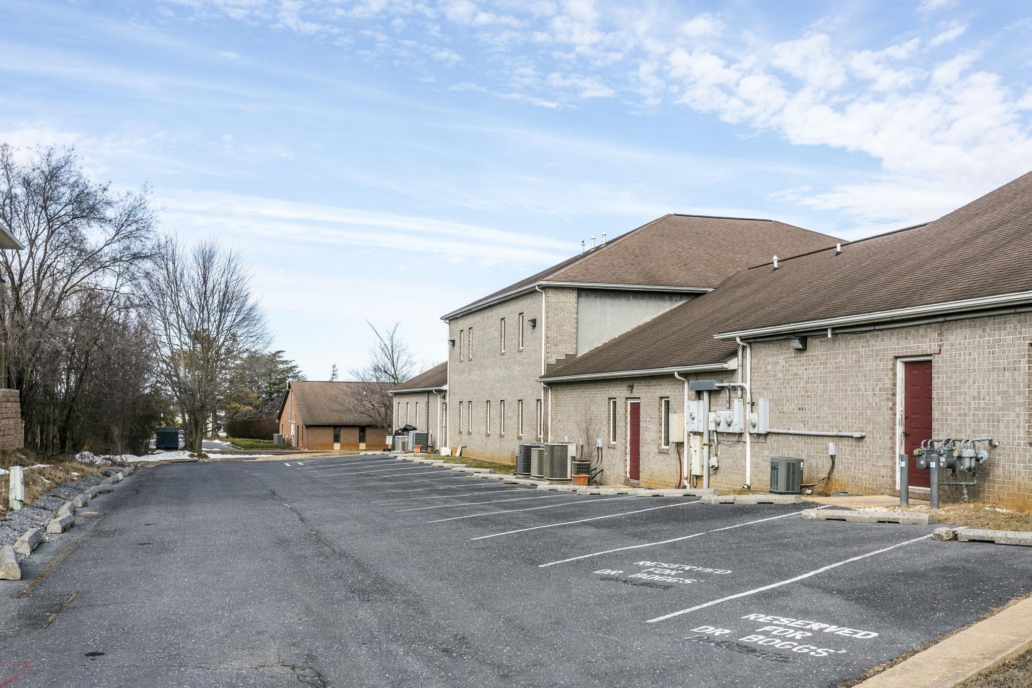 1947 MEDICAL AVE, HARRISONBURG, Virginia 22801, ,Commercial,1947 MEDICAL AVE,674103 MLS # 674103