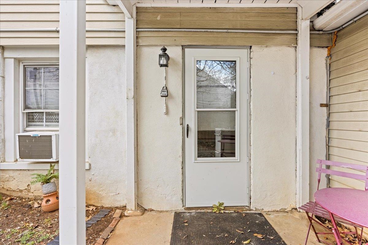 761 KING AVE, CHARLOTTESVILLE, Virginia 22903, ,Residential,761 KING AVE,674142 MLS # 674142