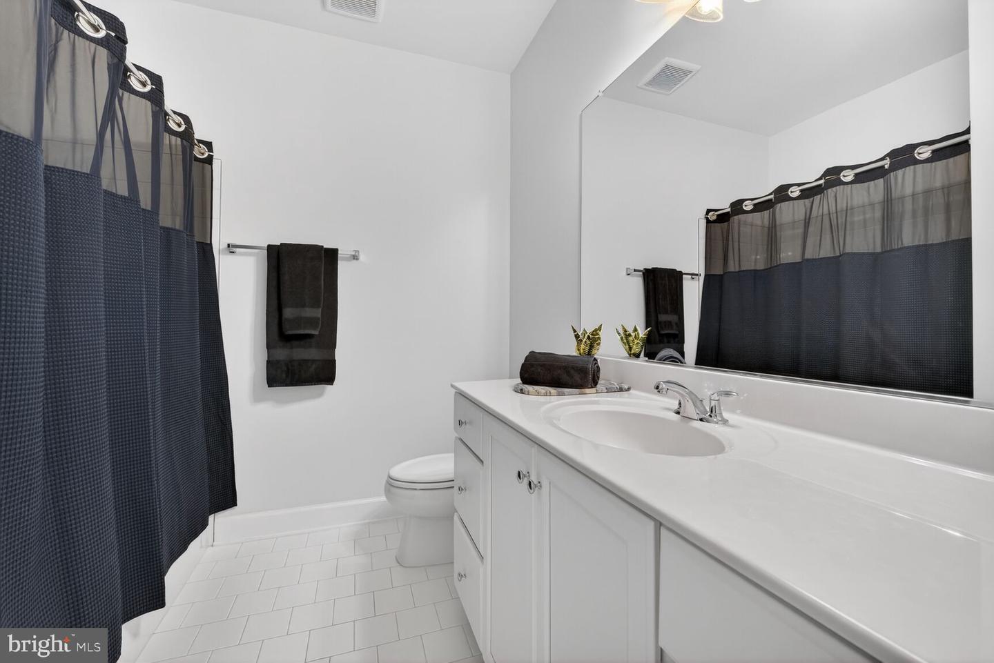 5241 RIDGEVIEW RETREAT DR, CHANTILLY, Virginia 20151, 4 Bedrooms Bedrooms, ,3 BathroomsBathrooms,Residential,For sale,5241 RIDGEVIEW RETREAT DR,VAFX2283110 MLS # VAFX2283110