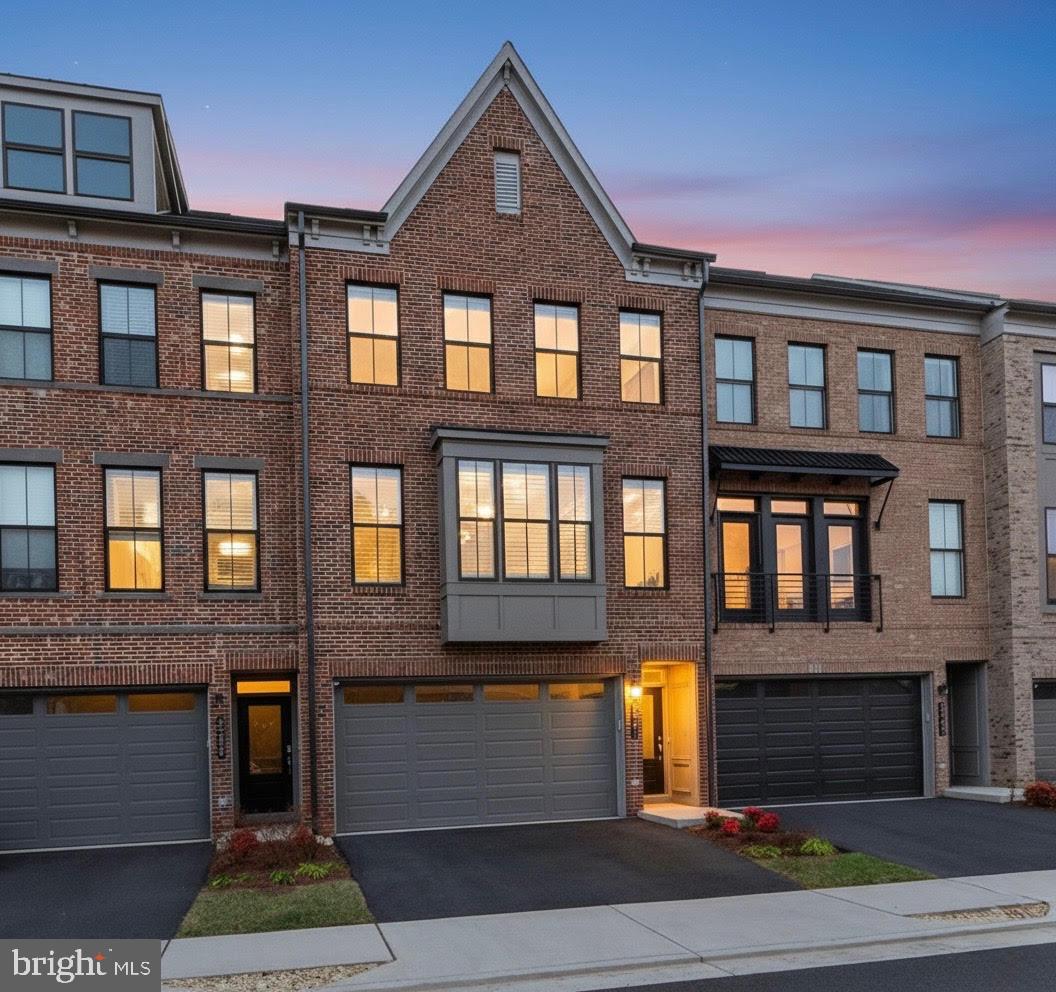 5241 RIDGEVIEW RETREAT DR, CHANTILLY, Virginia 20151, 4 Bedrooms Bedrooms, ,3 BathroomsBathrooms,Residential,For sale,5241 RIDGEVIEW RETREAT DR,VAFX2283110 MLS # VAFX2283110