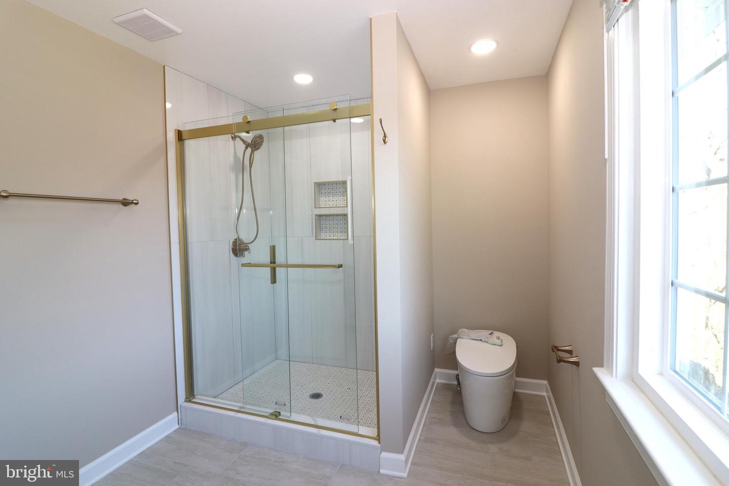 6885 WALNUT HEIGHTS DR, WARRENTON, Virginia 20186, 4 Bedrooms Bedrooms, ,2 BathroomsBathrooms,Residential,For sale,6885 WALNUT HEIGHTS DR,VAFQ2020118 MLS # VAFQ2020118