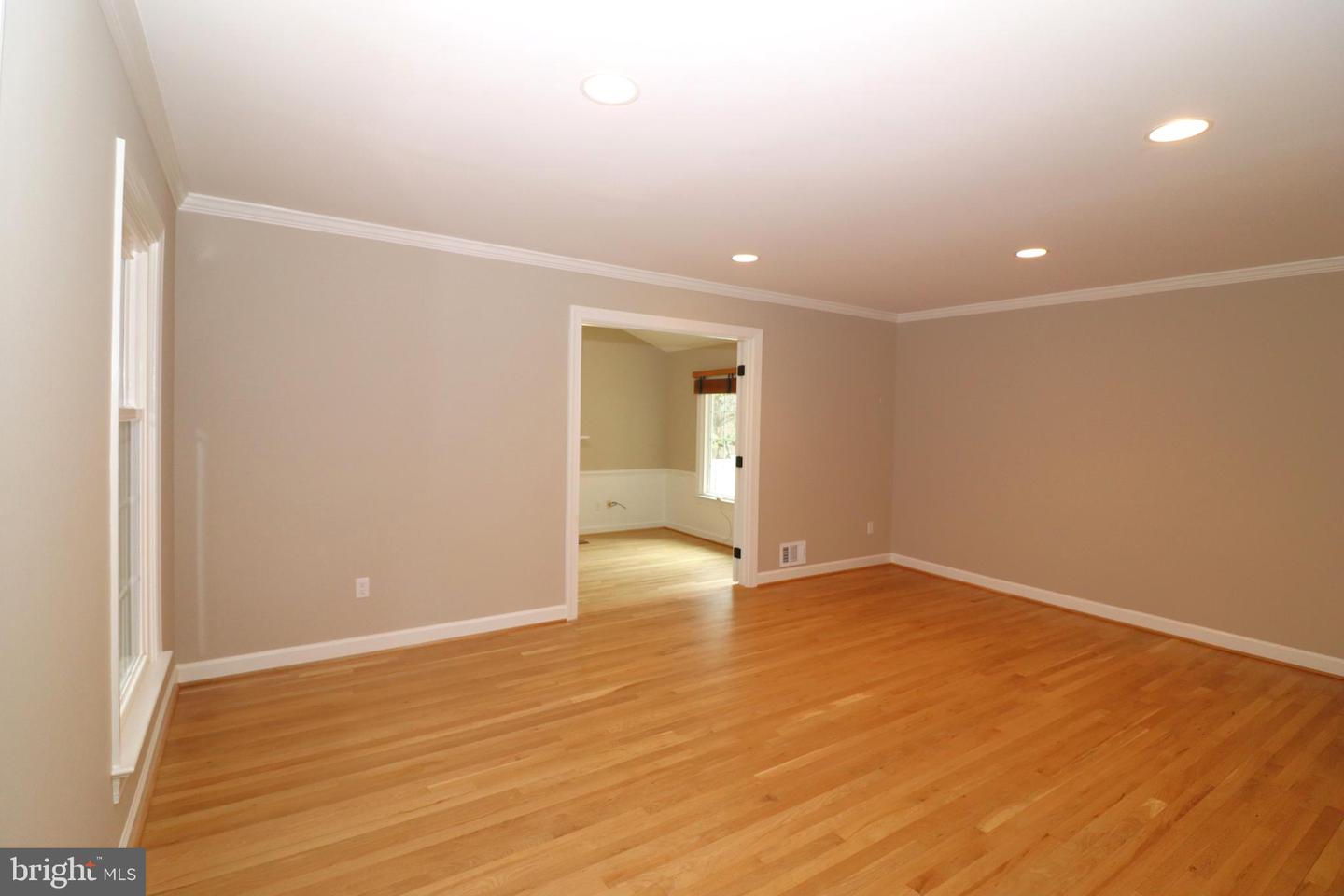 6885 WALNUT HEIGHTS DR, WARRENTON, Virginia 20186, 4 Bedrooms Bedrooms, ,2 BathroomsBathrooms,Residential,For sale,6885 WALNUT HEIGHTS DR,VAFQ2020118 MLS # VAFQ2020118