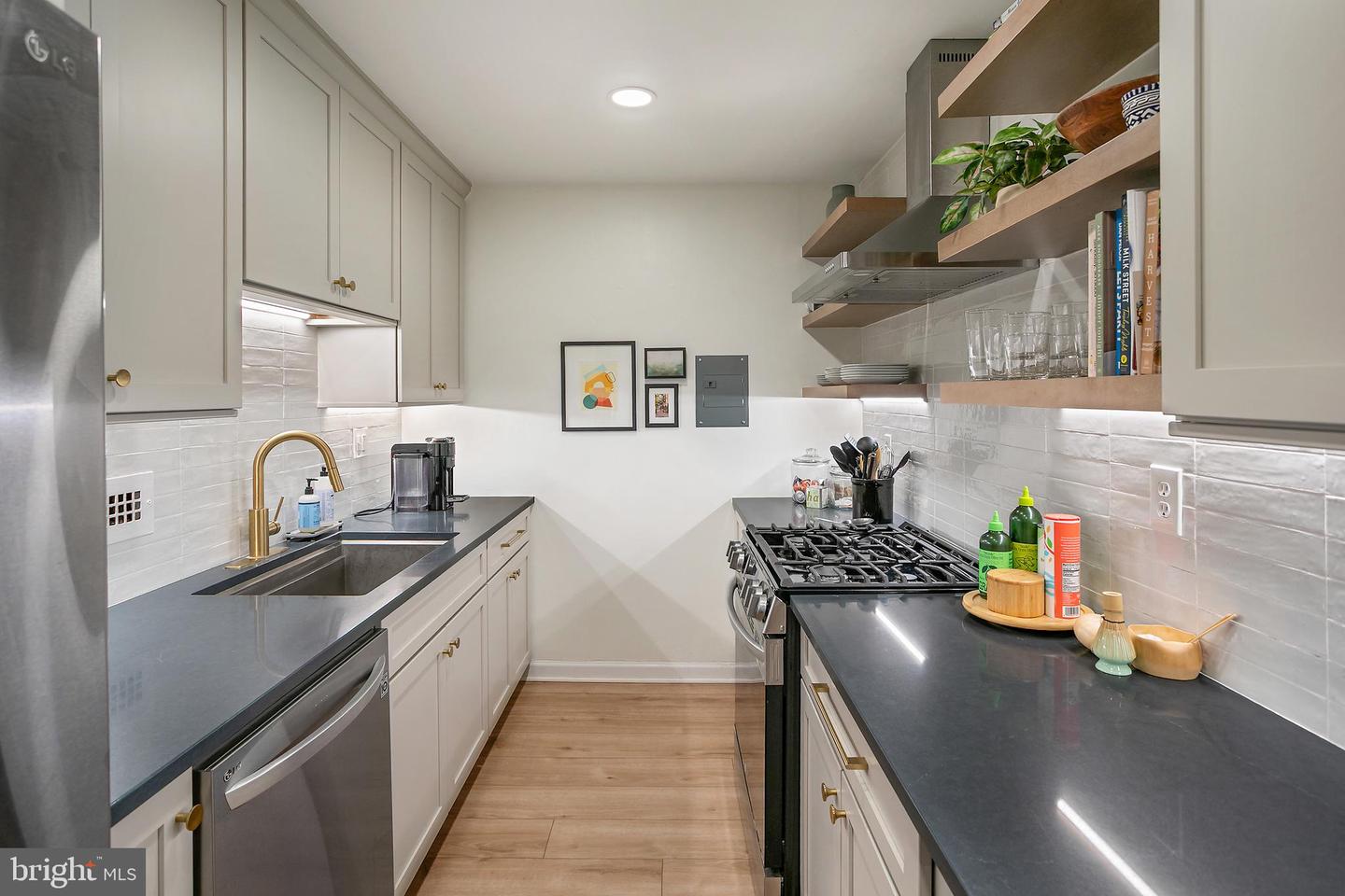 3114 WISCONSIN AVE NW #202, WASHINGTON, District Of Columbia 20016, 1 Bedroom Bedrooms, ,1 BathroomBathrooms,Residential,For sale,3114 WISCONSIN AVE NW #202,DCDC2241168 MLS # DCDC2241168