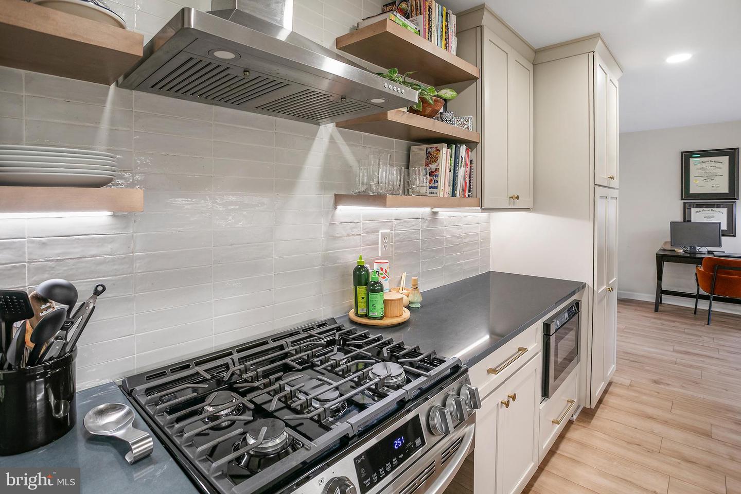 3114 WISCONSIN AVE NW #202, WASHINGTON, District Of Columbia 20016, 1 Bedroom Bedrooms, ,1 BathroomBathrooms,Residential,For sale,3114 WISCONSIN AVE NW #202,DCDC2241168 MLS # DCDC2241168