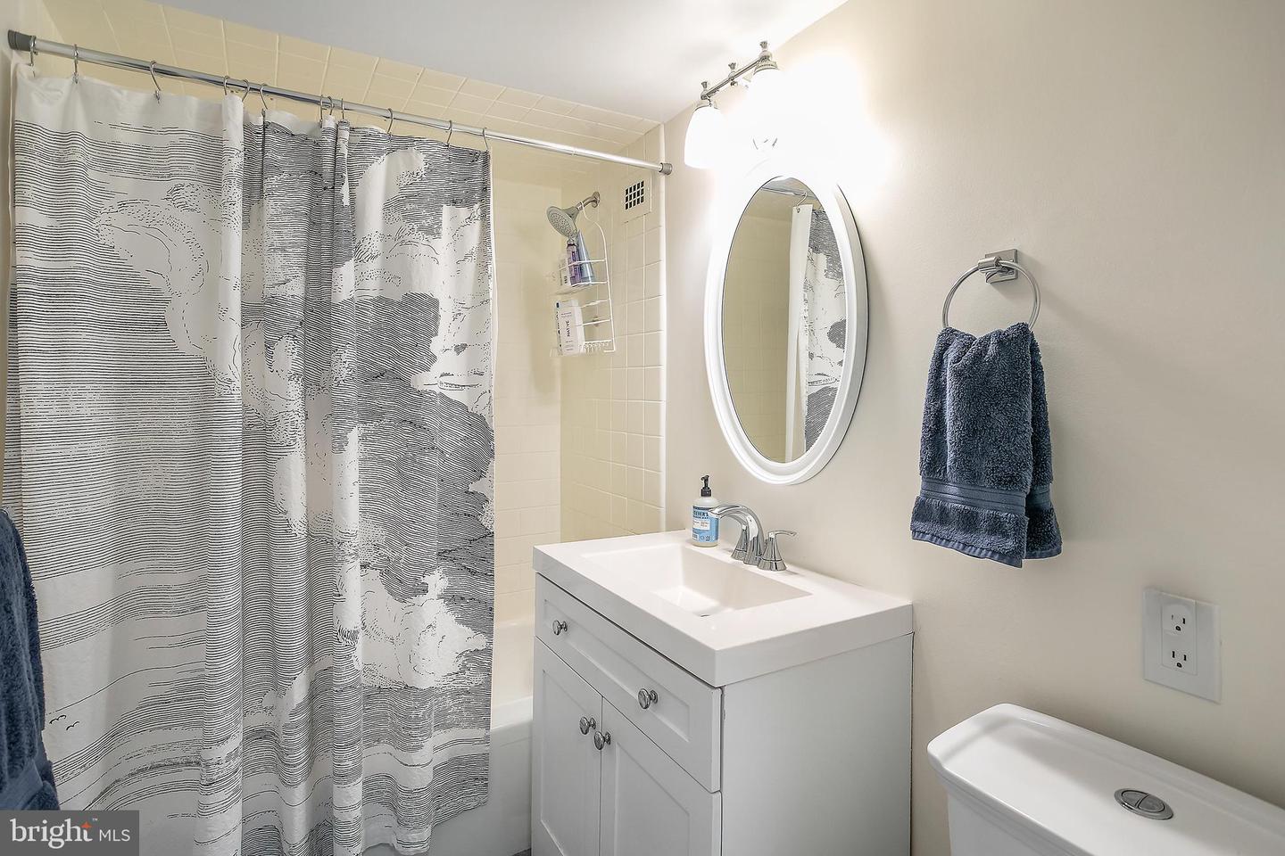 3114 WISCONSIN AVE NW #202, WASHINGTON, District Of Columbia 20016, 1 Bedroom Bedrooms, ,1 BathroomBathrooms,Residential,For sale,3114 WISCONSIN AVE NW #202,DCDC2241168 MLS # DCDC2241168