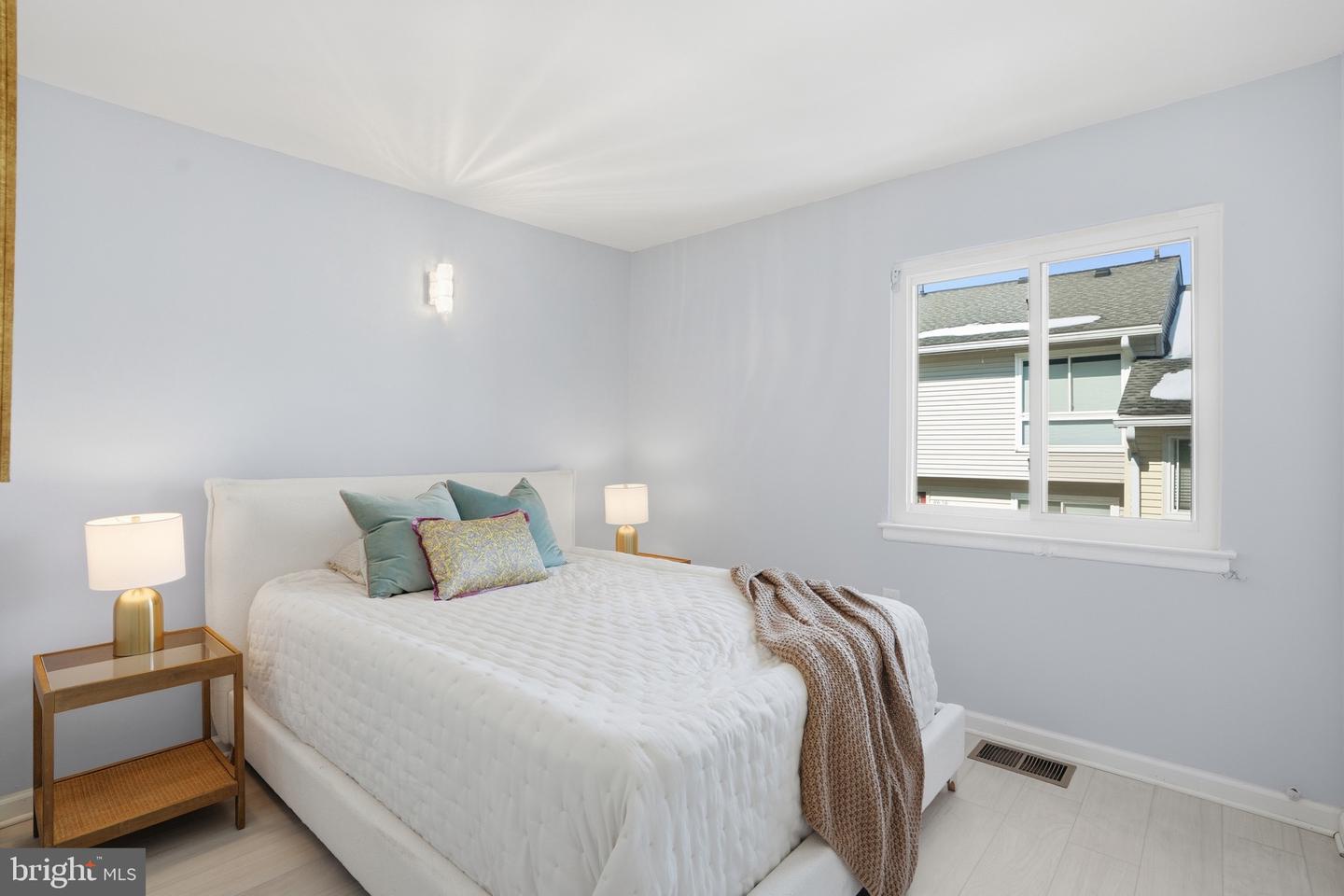 8626 VILLAGE SQ #8626, ALEXANDRIA, Virginia 22309, 3 Bedrooms Bedrooms, 5 Rooms Rooms,2 BathroomsBathrooms,Residential,For sale,8626 VILLAGE SQ #8626,VAFX2287420 MLS # VAFX2287420