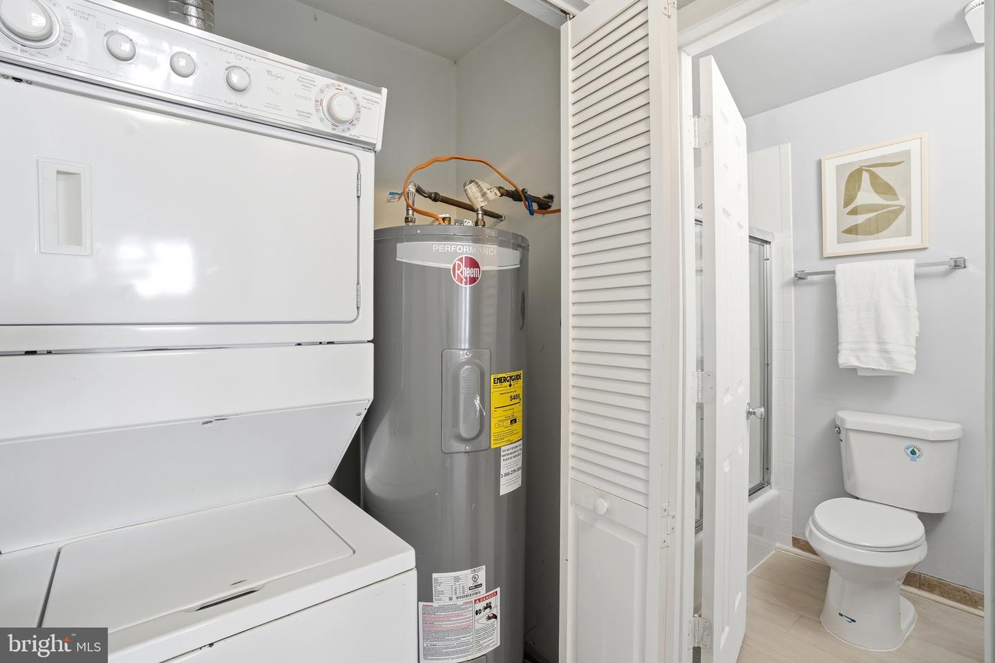 8626 VILLAGE SQ #8626, ALEXANDRIA, Virginia 22309, 3 Bedrooms Bedrooms, 5 Rooms Rooms,2 BathroomsBathrooms,Residential,For sale,8626 VILLAGE SQ #8626,VAFX2287420 MLS # VAFX2287420