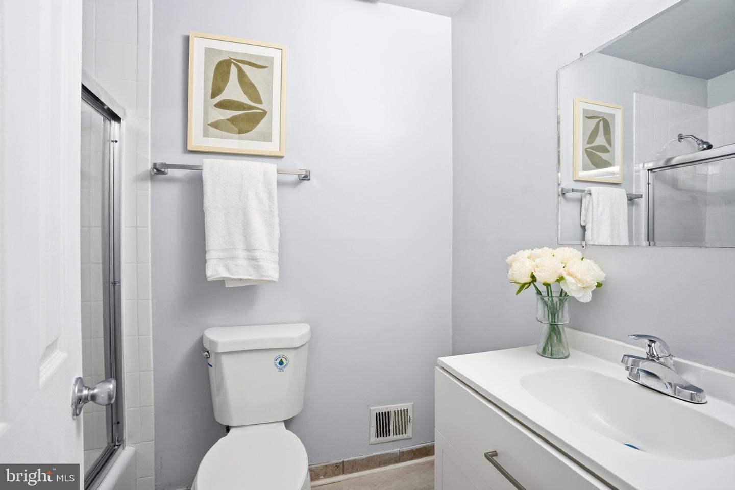 8626 VILLAGE SQ #8626, ALEXANDRIA, Virginia 22309, 3 Bedrooms Bedrooms, 5 Rooms Rooms,2 BathroomsBathrooms,Residential,For sale,8626 VILLAGE SQ #8626,VAFX2287420 MLS # VAFX2287420