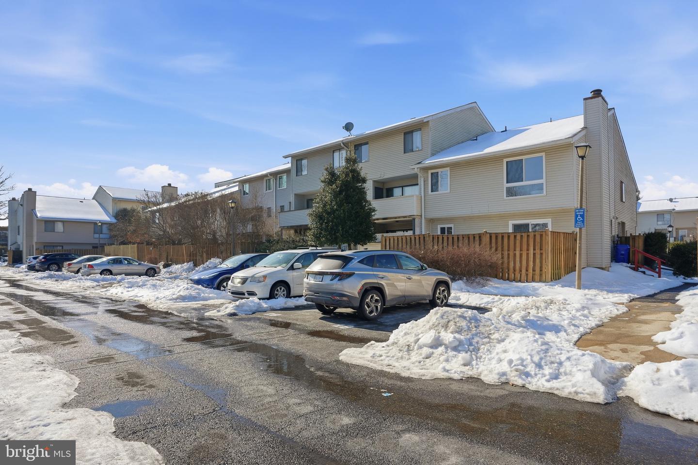 8626 VILLAGE SQ #8626, ALEXANDRIA, Virginia 22309, 3 Bedrooms Bedrooms, 5 Rooms Rooms,2 BathroomsBathrooms,Residential,For sale,8626 VILLAGE SQ #8626,VAFX2287420 MLS # VAFX2287420