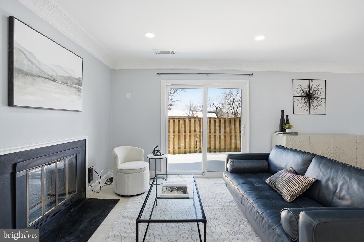 8626 VILLAGE SQ #8626, ALEXANDRIA, Virginia 22309, 3 Bedrooms Bedrooms, 5 Rooms Rooms,2 BathroomsBathrooms,Residential,For sale,8626 VILLAGE SQ #8626,VAFX2287420 MLS # VAFX2287420