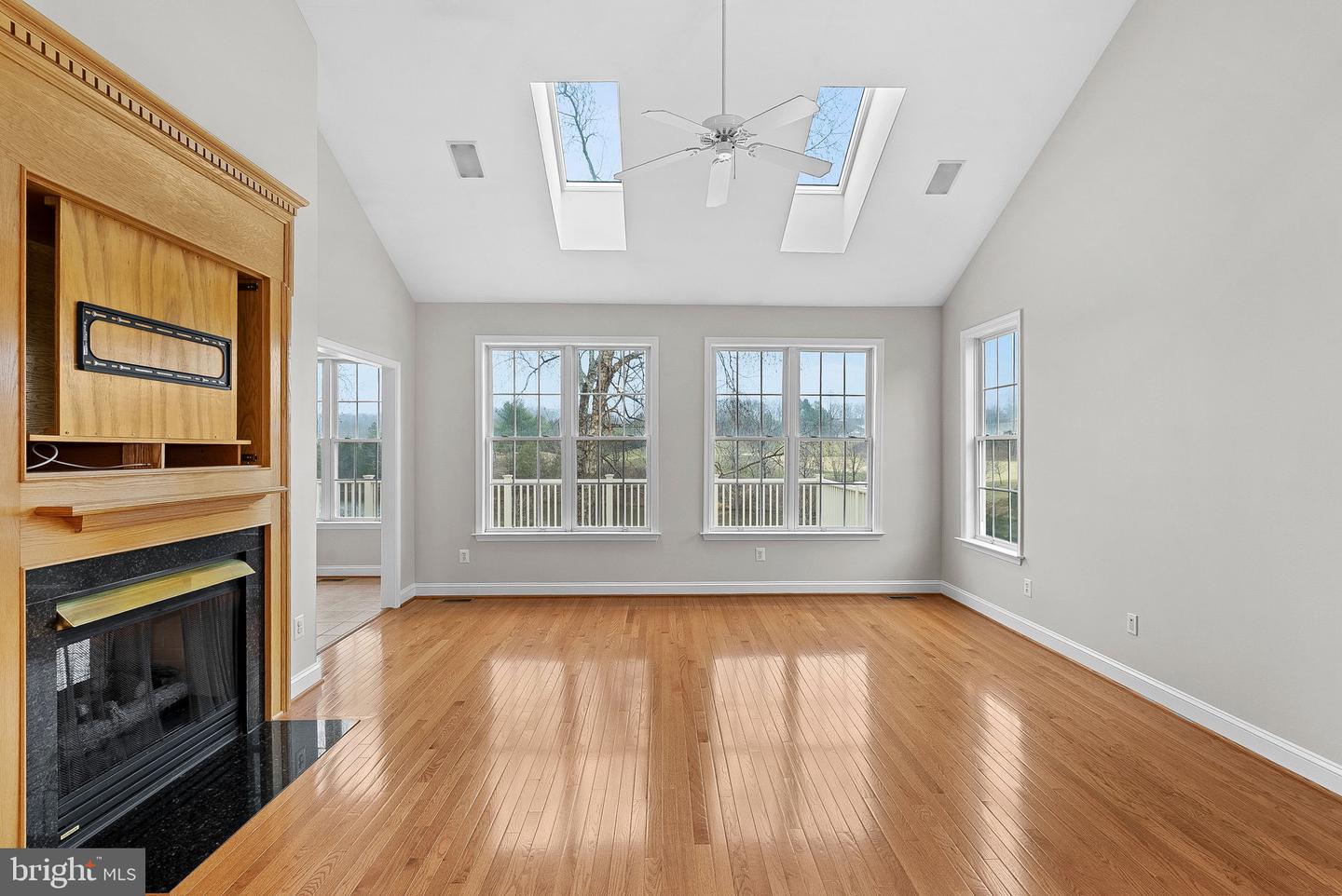 13852 CRABTREE WAY, GAINESVILLE, Virginia 20155, 3 Bedrooms Bedrooms, ,4 BathroomsBathrooms,Residential,For sale,13852 CRABTREE WAY,VAPW2111508 MLS # VAPW2111508