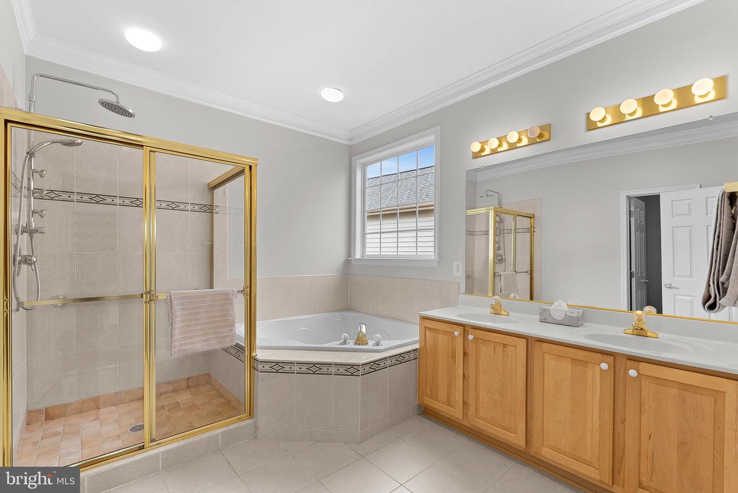 13852 CRABTREE WAY, GAINESVILLE, Virginia 20155, 3 Bedrooms Bedrooms, ,4 BathroomsBathrooms,Residential,For sale,13852 CRABTREE WAY,VAPW2111508 MLS # VAPW2111508