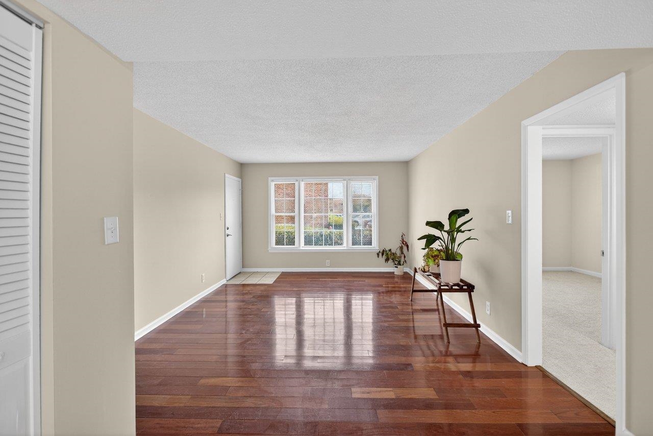 2527 HYDRAULIC RD, CHARLOTTESVILLE, Virginia 22901, 2 Bedrooms Bedrooms, ,1 BathroomBathrooms,Residential,2527 HYDRAULIC RD,674111 MLS # 674111