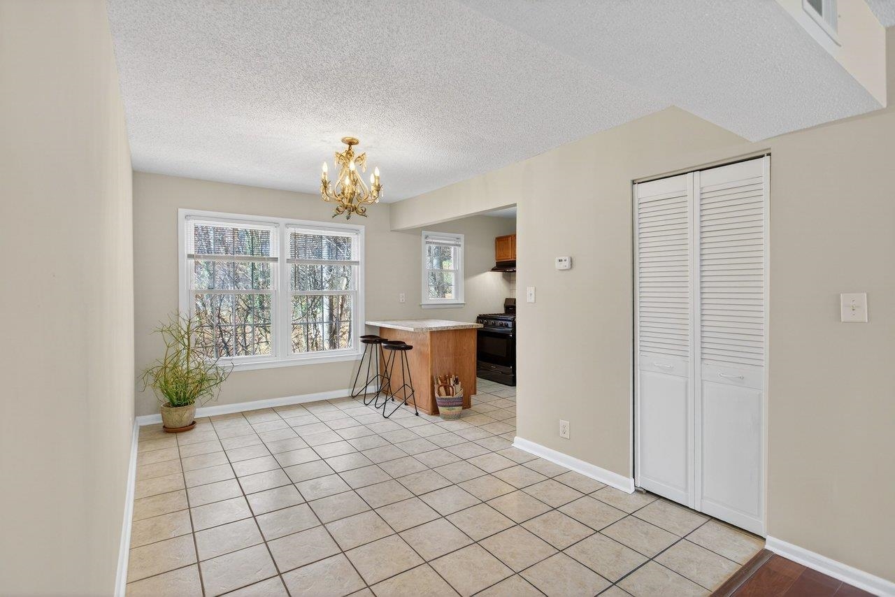 2527 HYDRAULIC RD, CHARLOTTESVILLE, Virginia 22901, 2 Bedrooms Bedrooms, ,1 BathroomBathrooms,Residential,2527 HYDRAULIC RD,674111 MLS # 674111