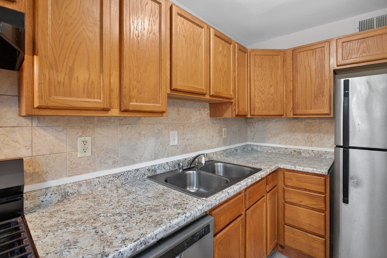 2527 HYDRAULIC RD, CHARLOTTESVILLE, Virginia 22901, 2 Bedrooms Bedrooms, ,1 BathroomBathrooms,Residential,2527 HYDRAULIC RD,674111 MLS # 674111