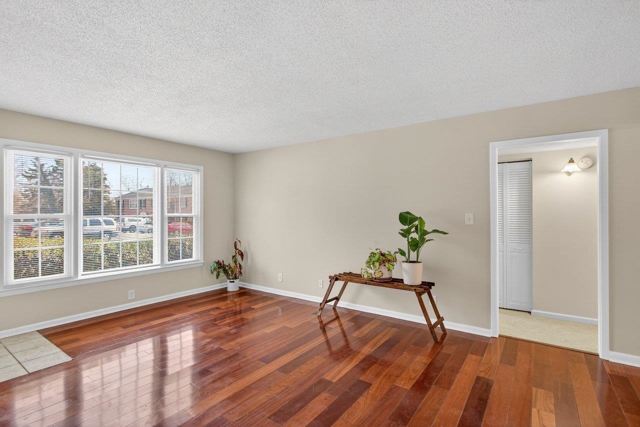 2527 HYDRAULIC RD, CHARLOTTESVILLE, Virginia 22901, 2 Bedrooms Bedrooms, ,1 BathroomBathrooms,Residential,2527 HYDRAULIC RD,674111 MLS # 674111