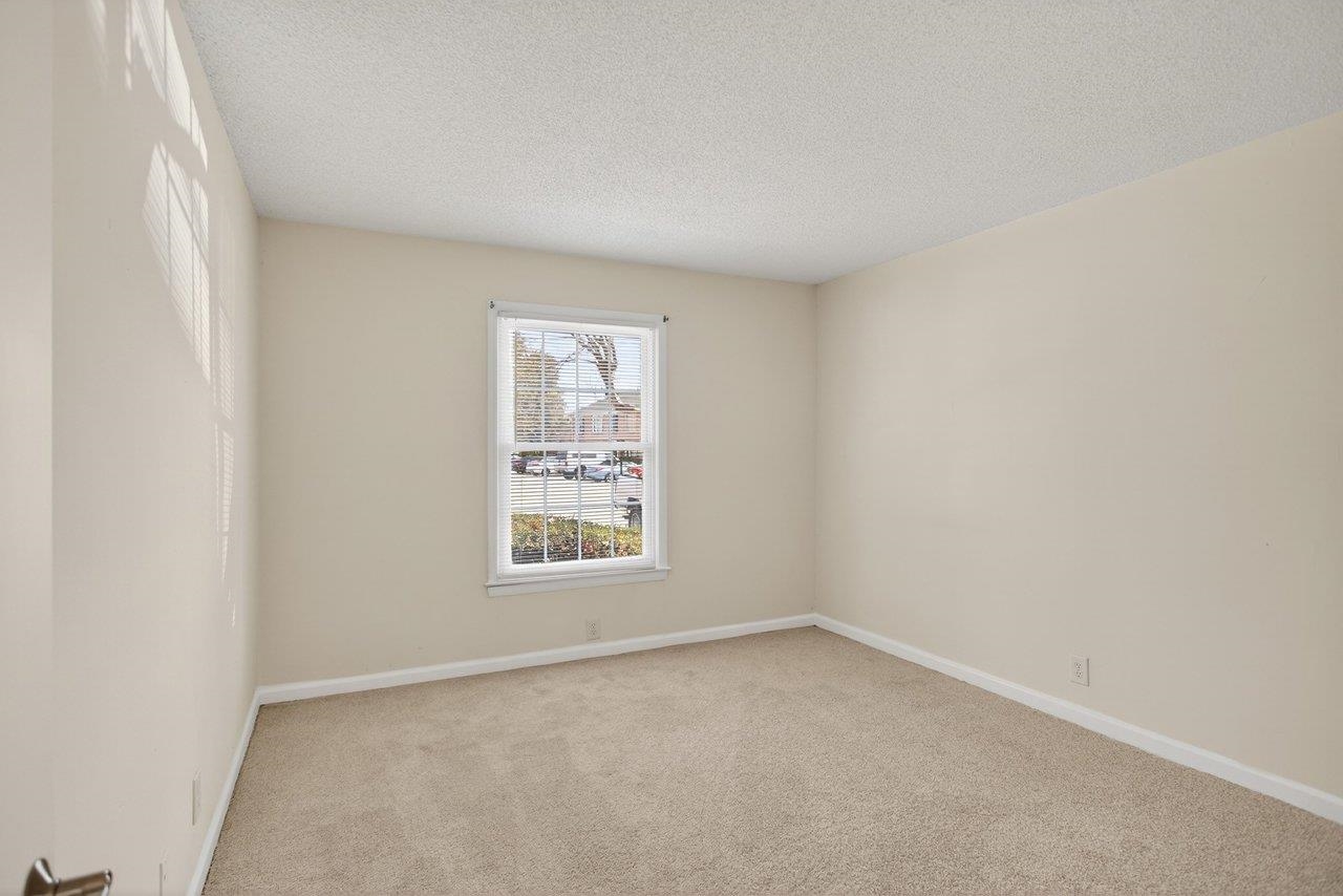 2527 HYDRAULIC RD, CHARLOTTESVILLE, Virginia 22901, 2 Bedrooms Bedrooms, ,1 BathroomBathrooms,Residential,2527 HYDRAULIC RD,674111 MLS # 674111