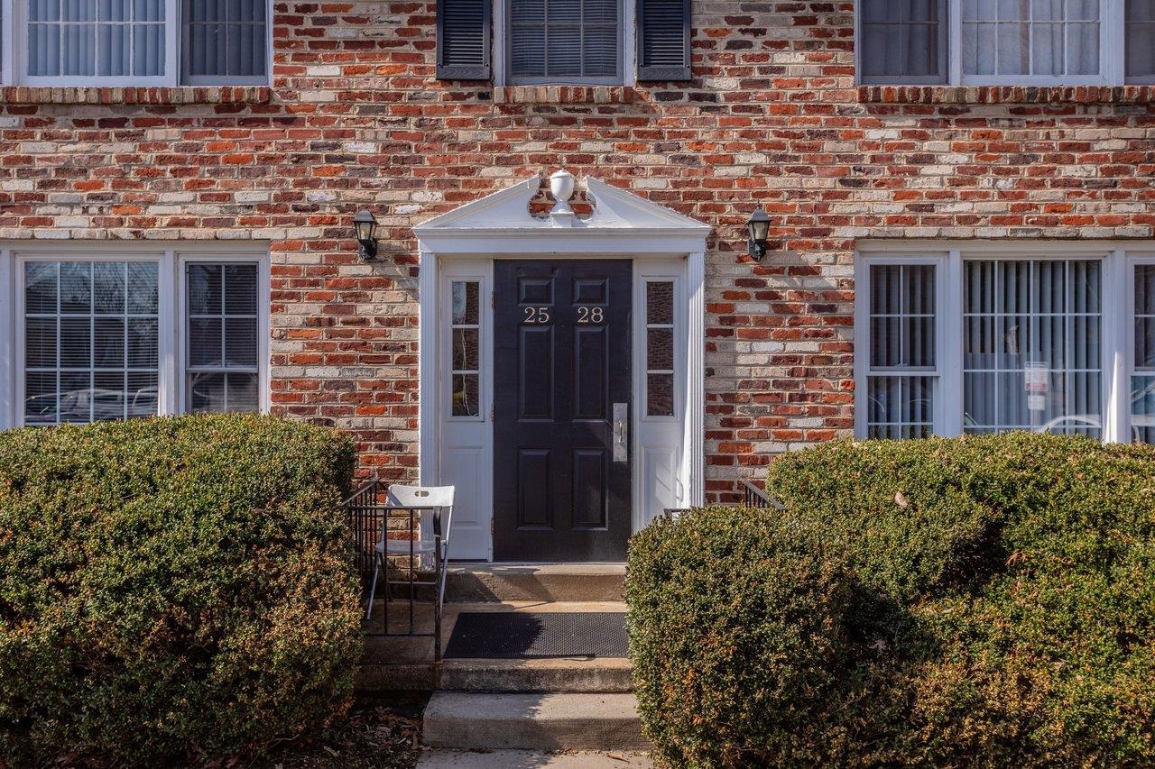 2527 HYDRAULIC RD, CHARLOTTESVILLE, Virginia 22901, 2 Bedrooms Bedrooms, ,1 BathroomBathrooms,Residential,2527 HYDRAULIC RD,674111 MLS # 674111