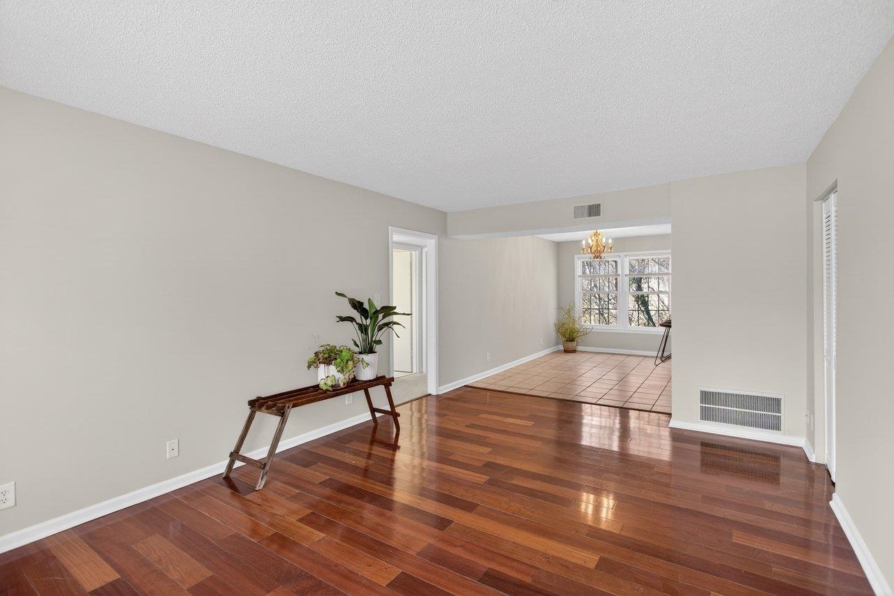 2527 HYDRAULIC RD, CHARLOTTESVILLE, Virginia 22901, 2 Bedrooms Bedrooms, ,1 BathroomBathrooms,Residential,2527 HYDRAULIC RD,674111 MLS # 674111