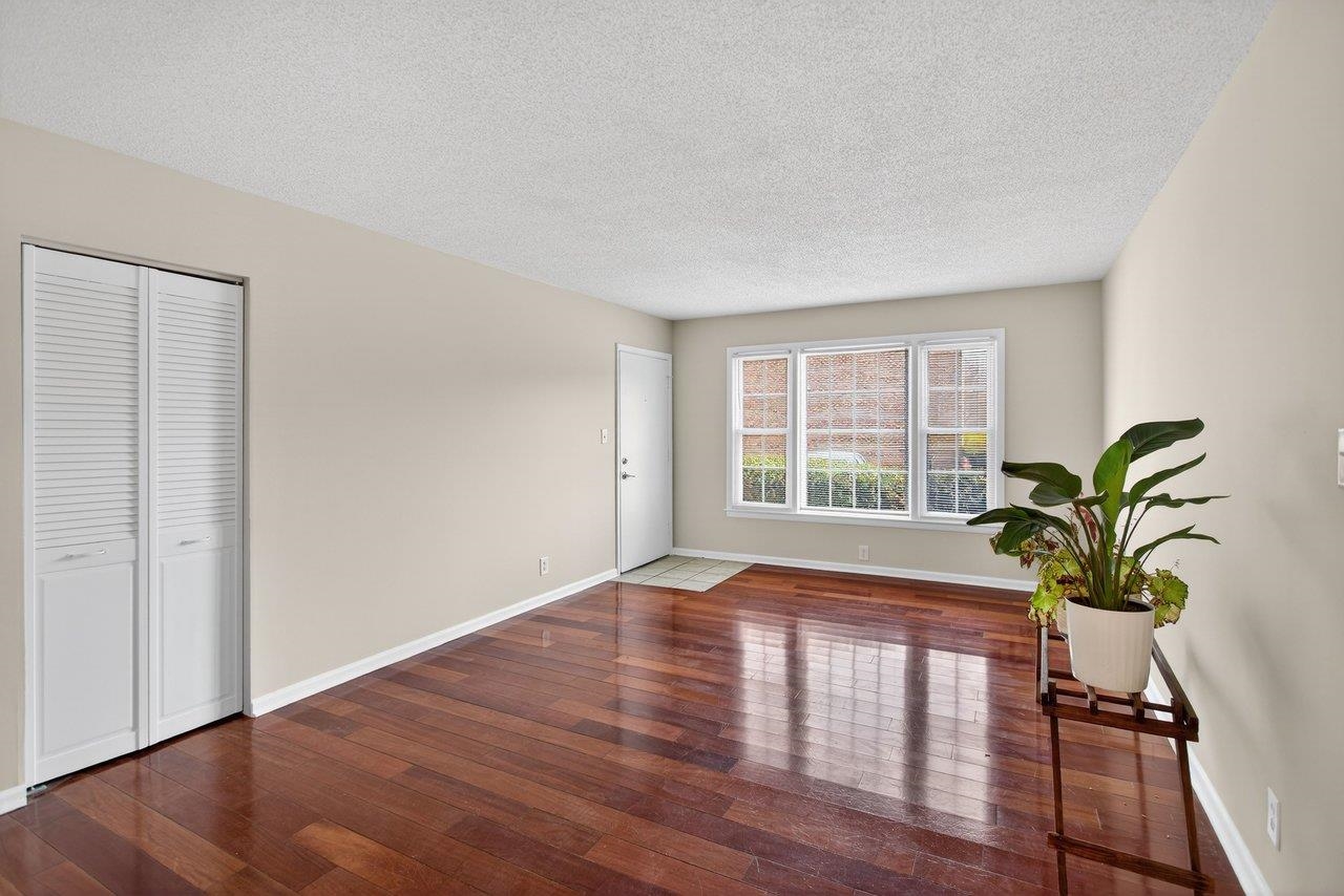 2527 HYDRAULIC RD, CHARLOTTESVILLE, Virginia 22901, 2 Bedrooms Bedrooms, ,1 BathroomBathrooms,Residential,2527 HYDRAULIC RD,674111 MLS # 674111