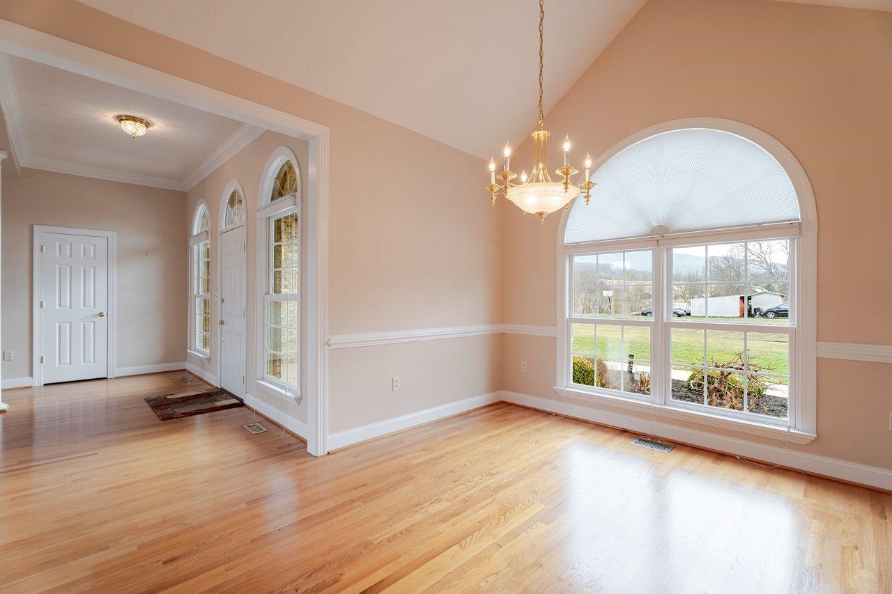 991 CLICKS LN, NEW MARKET, Virginia 22844, 3 Bedrooms Bedrooms, ,2 BathroomsBathrooms,Residential,991 CLICKS LN,674112 MLS # 674112