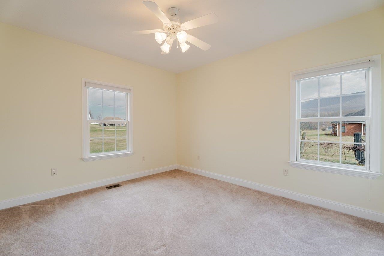 991 CLICKS LN, NEW MARKET, Virginia 22844, 3 Bedrooms Bedrooms, ,2 BathroomsBathrooms,Residential,991 CLICKS LN,674112 MLS # 674112