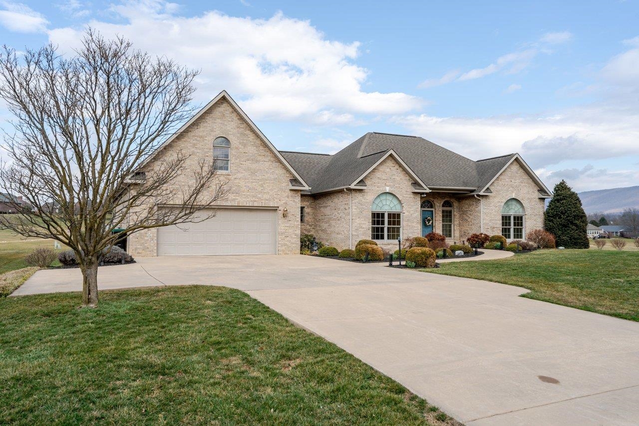 991 CLICKS LN, NEW MARKET, Virginia 22844, 3 Bedrooms Bedrooms, ,2 BathroomsBathrooms,Residential,991 CLICKS LN,674112 MLS # 674112