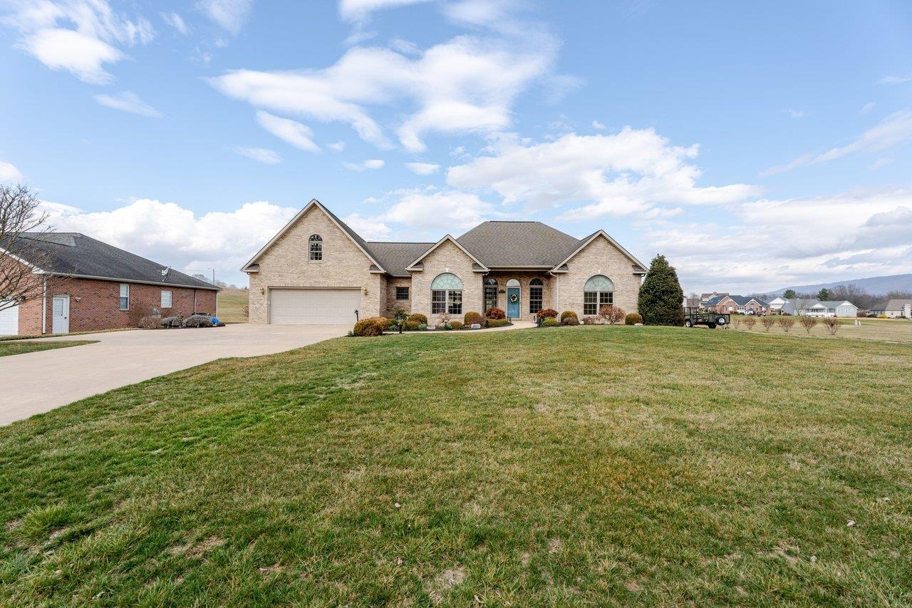 991 CLICKS LN, NEW MARKET, Virginia 22844, 3 Bedrooms Bedrooms, ,2 BathroomsBathrooms,Residential,991 CLICKS LN,674112 MLS # 674112