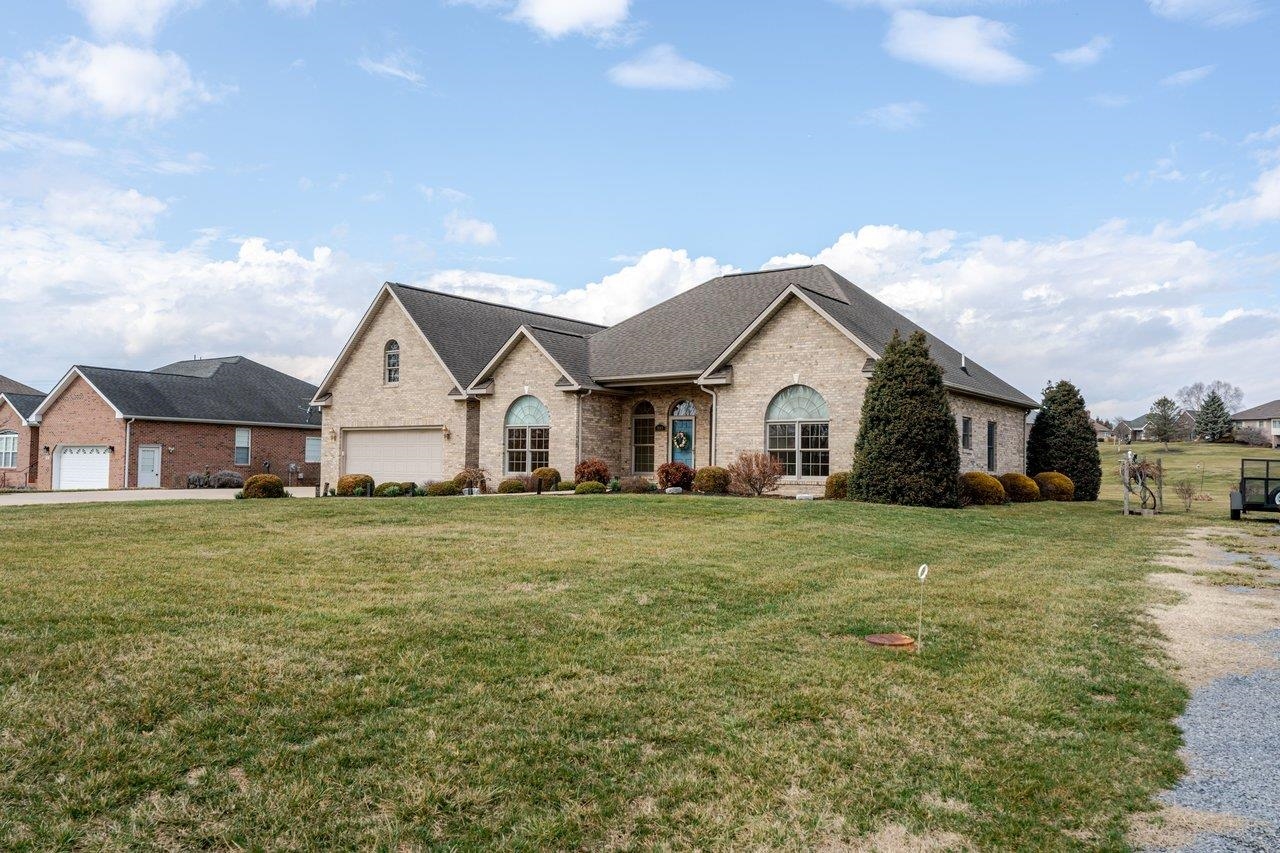 991 CLICKS LN, NEW MARKET, Virginia 22844, 3 Bedrooms Bedrooms, ,2 BathroomsBathrooms,Residential,991 CLICKS LN,674112 MLS # 674112