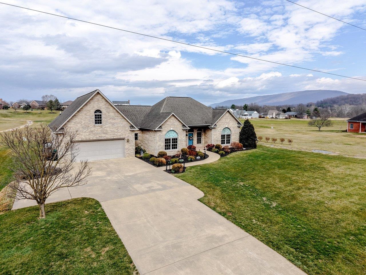 991 CLICKS LN, NEW MARKET, Virginia 22844, 3 Bedrooms Bedrooms, ,2 BathroomsBathrooms,Residential,991 CLICKS LN,674112 MLS # 674112