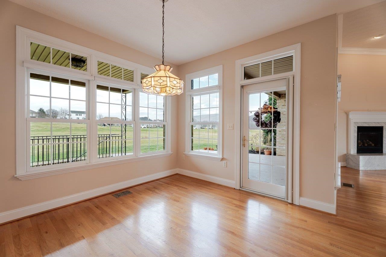 991 CLICKS LN, NEW MARKET, Virginia 22844, 3 Bedrooms Bedrooms, ,2 BathroomsBathrooms,Residential,991 CLICKS LN,674112 MLS # 674112