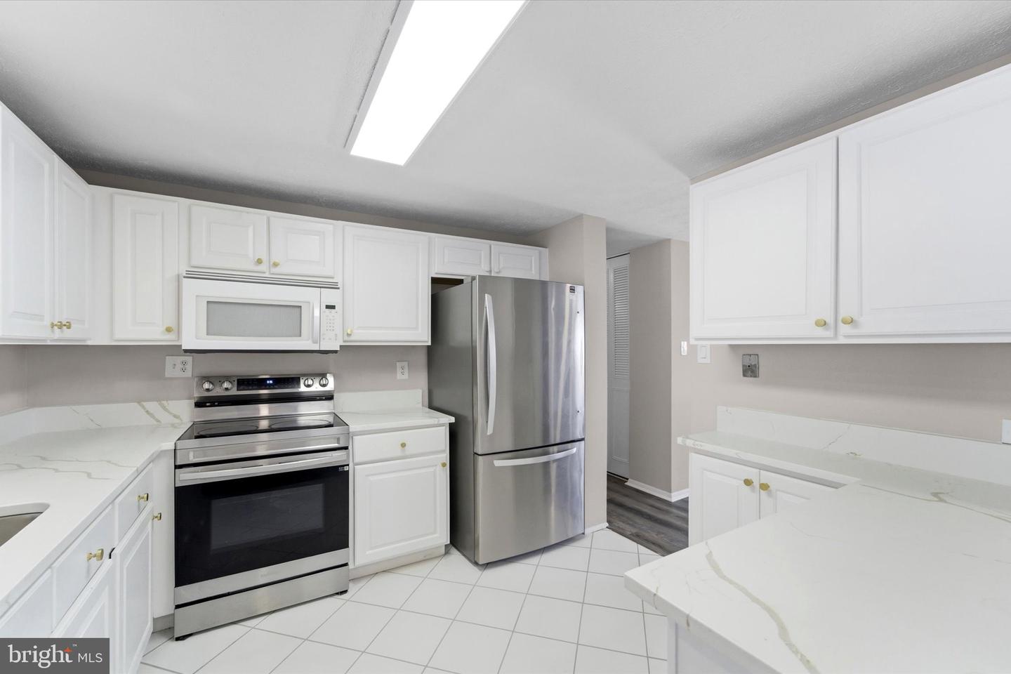 9804 BRIGHTLEA DR, VIENNA, Virginia 22181, 5 Bedrooms Bedrooms, 8 Rooms Rooms,3 BathroomsBathrooms,Residential,For sale,9804 BRIGHTLEA DR,VAFX2291008 MLS # VAFX2291008