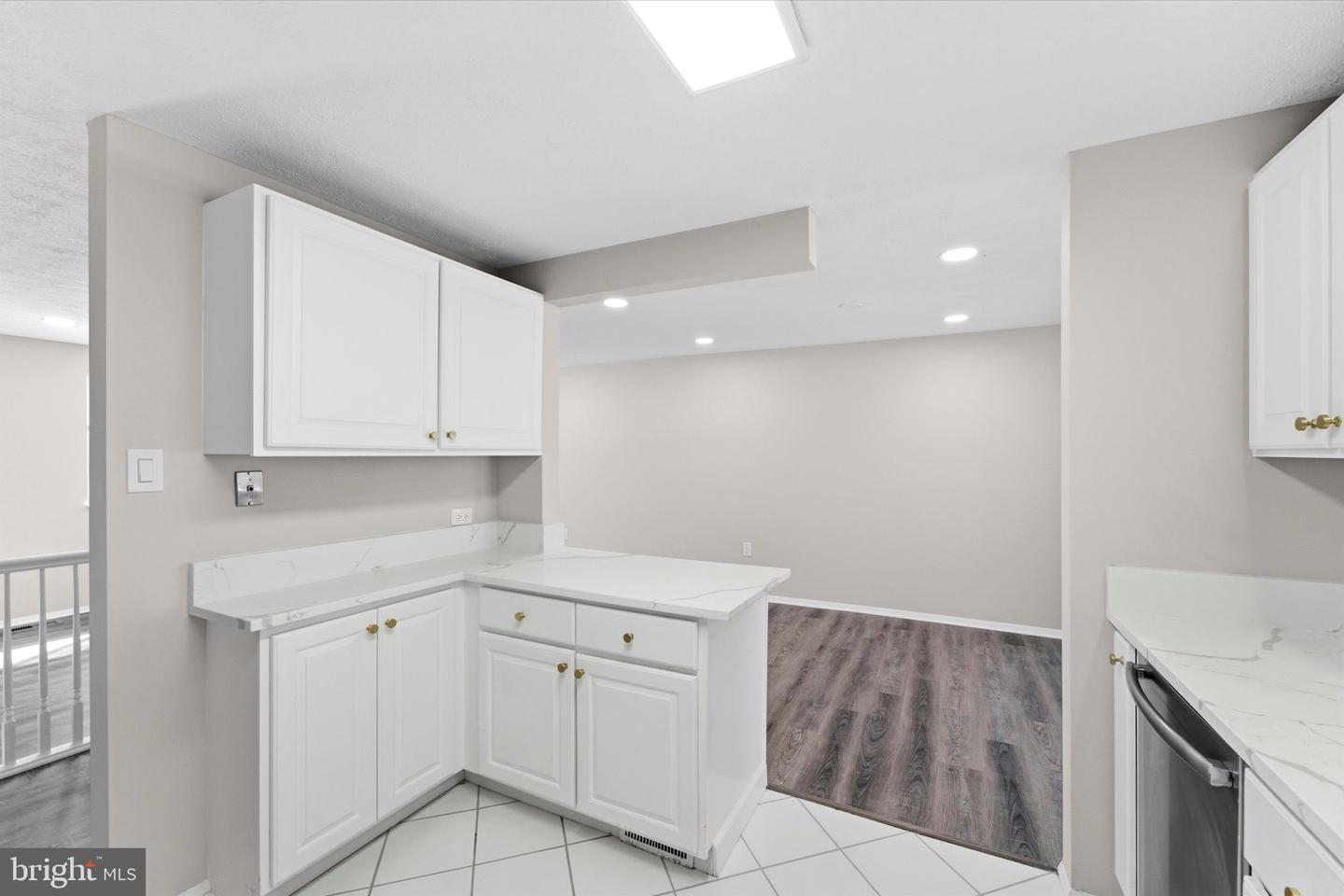 9804 BRIGHTLEA DR, VIENNA, Virginia 22181, 5 Bedrooms Bedrooms, 8 Rooms Rooms,3 BathroomsBathrooms,Residential,For sale,9804 BRIGHTLEA DR,VAFX2291008 MLS # VAFX2291008