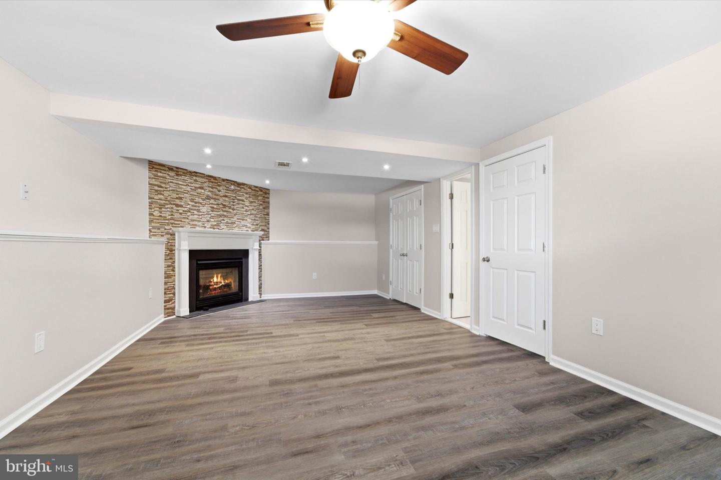 9804 BRIGHTLEA DR, VIENNA, Virginia 22181, 5 Bedrooms Bedrooms, 8 Rooms Rooms,3 BathroomsBathrooms,Residential,For sale,9804 BRIGHTLEA DR,VAFX2291008 MLS # VAFX2291008