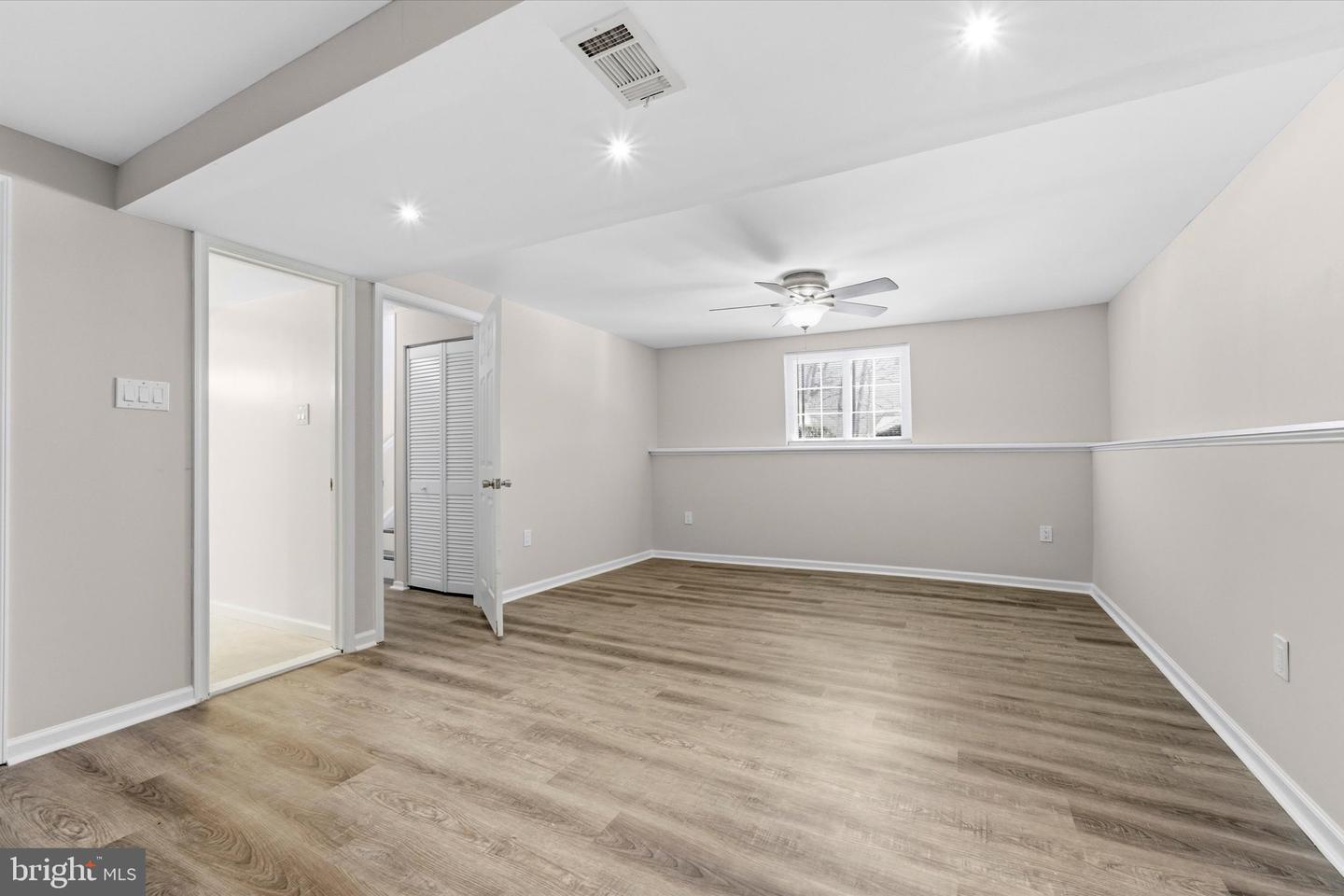 9804 BRIGHTLEA DR, VIENNA, Virginia 22181, 5 Bedrooms Bedrooms, 8 Rooms Rooms,3 BathroomsBathrooms,Residential,For sale,9804 BRIGHTLEA DR,VAFX2291008 MLS # VAFX2291008