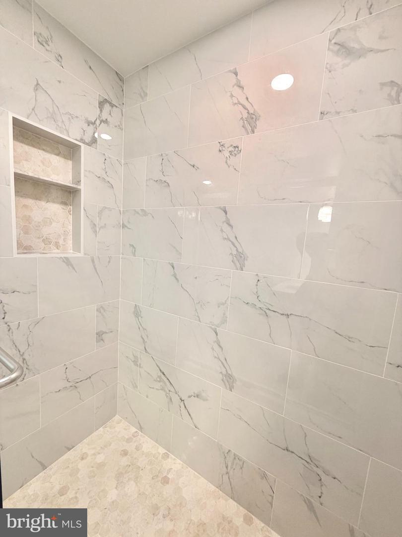 9804 BRIGHTLEA DR, VIENNA, Virginia 22181, 5 Bedrooms Bedrooms, 8 Rooms Rooms,3 BathroomsBathrooms,Residential,For sale,9804 BRIGHTLEA DR,VAFX2291008 MLS # VAFX2291008