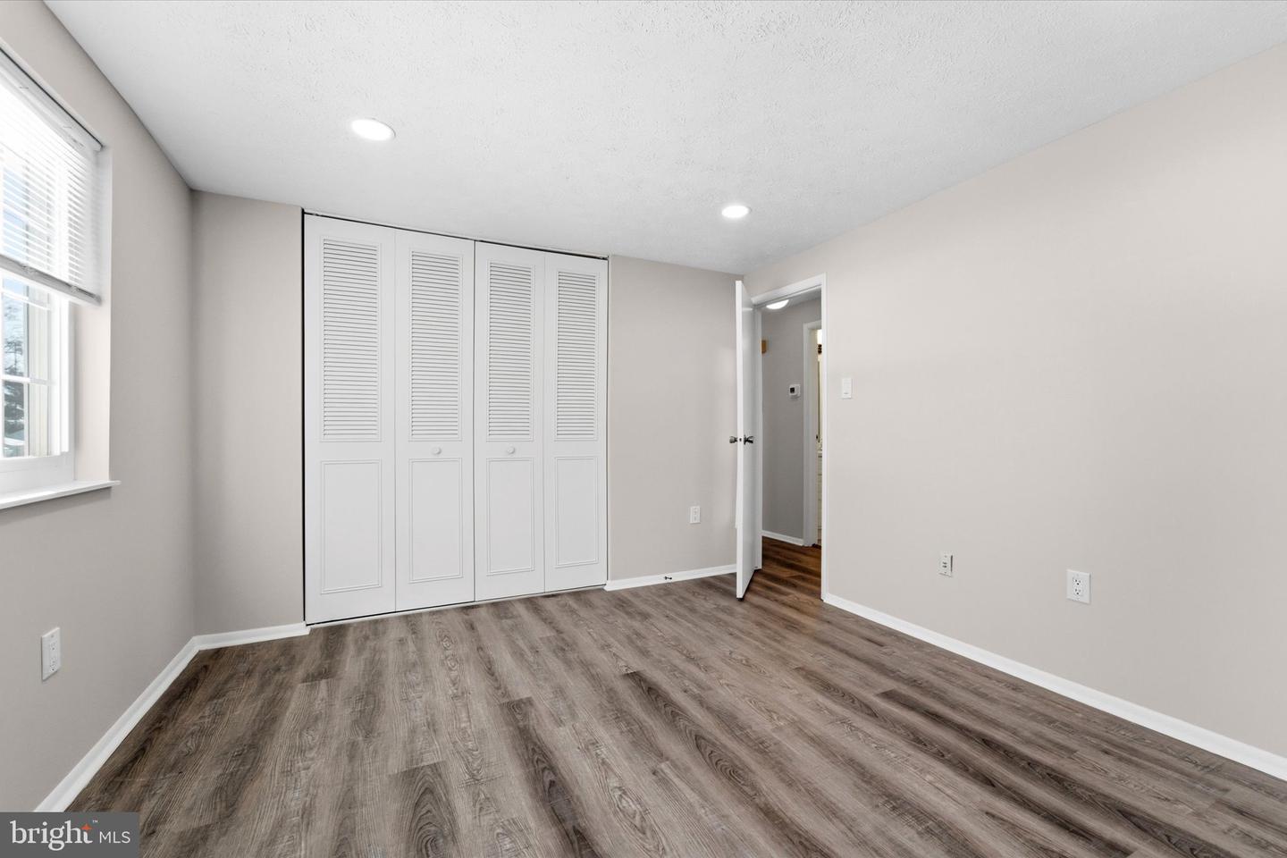 9804 BRIGHTLEA DR, VIENNA, Virginia 22181, 5 Bedrooms Bedrooms, 8 Rooms Rooms,3 BathroomsBathrooms,Residential,For sale,9804 BRIGHTLEA DR,VAFX2291008 MLS # VAFX2291008