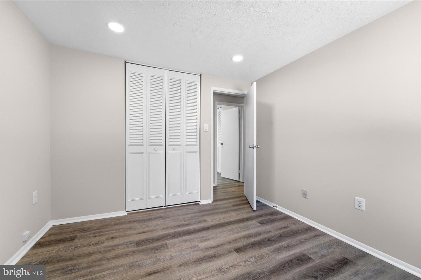 9804 BRIGHTLEA DR, VIENNA, Virginia 22181, 5 Bedrooms Bedrooms, 8 Rooms Rooms,3 BathroomsBathrooms,Residential,For sale,9804 BRIGHTLEA DR,VAFX2291008 MLS # VAFX2291008