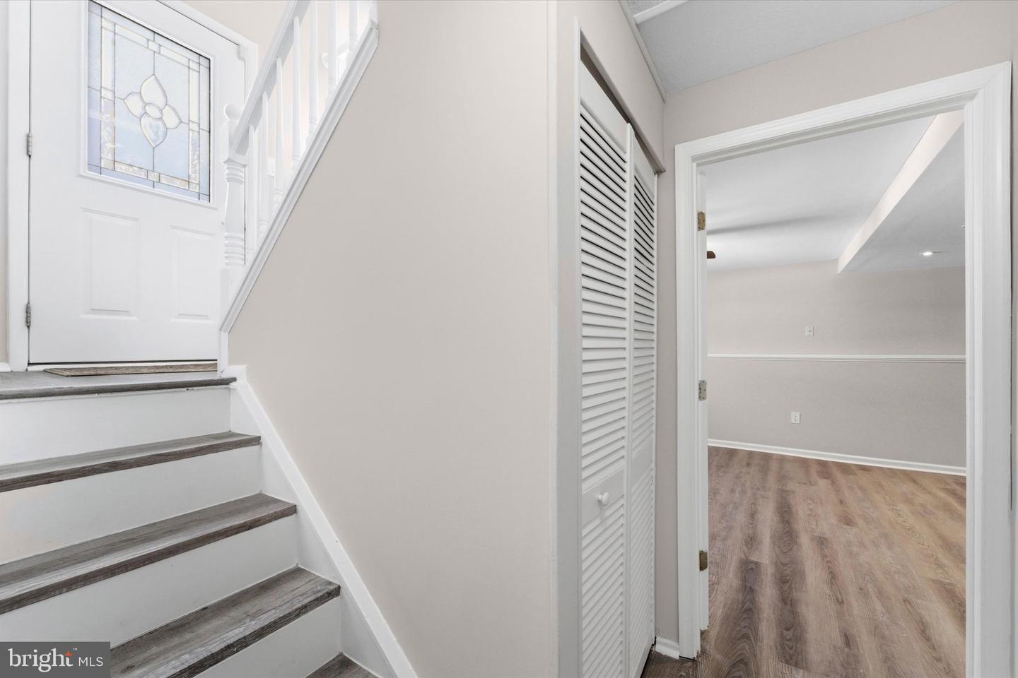 9804 BRIGHTLEA DR, VIENNA, Virginia 22181, 5 Bedrooms Bedrooms, 8 Rooms Rooms,3 BathroomsBathrooms,Residential,For sale,9804 BRIGHTLEA DR,VAFX2291008 MLS # VAFX2291008