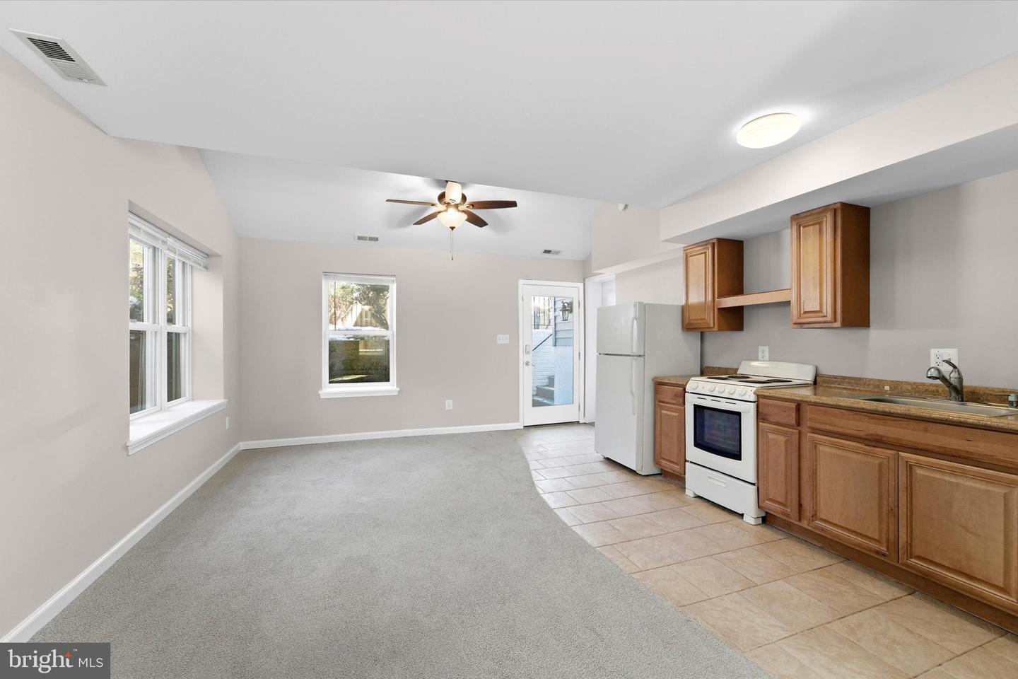 9804 BRIGHTLEA DR, VIENNA, Virginia 22181, 5 Bedrooms Bedrooms, 8 Rooms Rooms,3 BathroomsBathrooms,Residential,For sale,9804 BRIGHTLEA DR,VAFX2291008 MLS # VAFX2291008