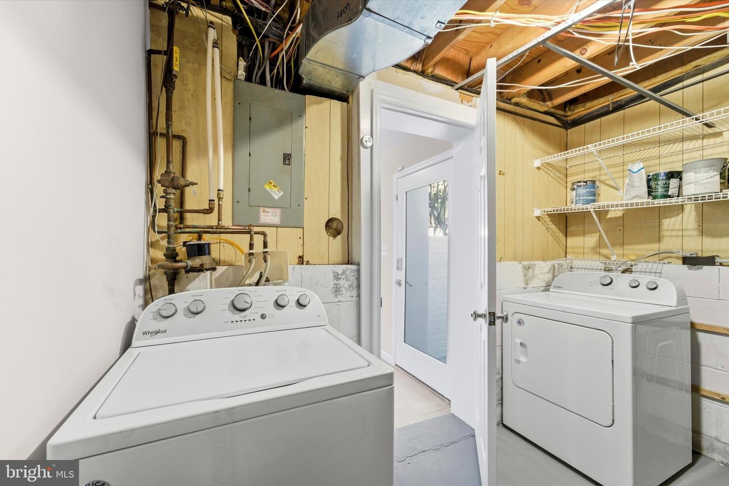 9804 BRIGHTLEA DR, VIENNA, Virginia 22181, 5 Bedrooms Bedrooms, 8 Rooms Rooms,3 BathroomsBathrooms,Residential,For sale,9804 BRIGHTLEA DR,VAFX2291008 MLS # VAFX2291008