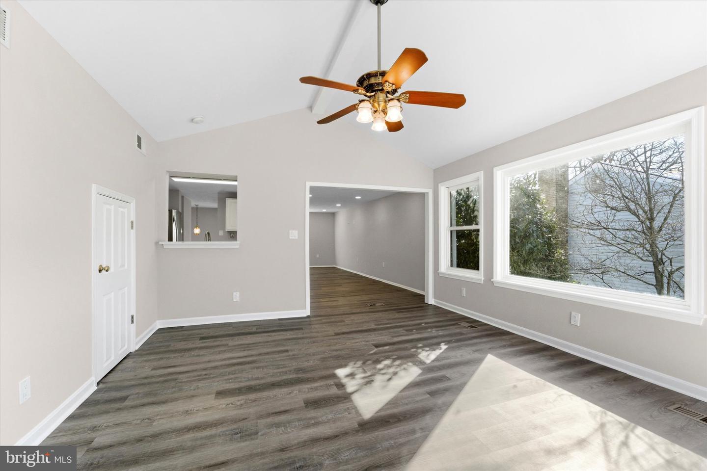 9804 BRIGHTLEA DR, VIENNA, Virginia 22181, 5 Bedrooms Bedrooms, 8 Rooms Rooms,3 BathroomsBathrooms,Residential,For sale,9804 BRIGHTLEA DR,VAFX2291008 MLS # VAFX2291008