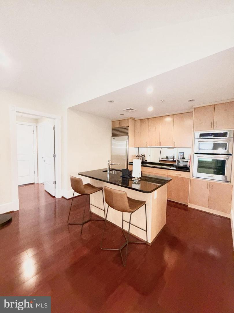 910 POWHATAN ST #304S, ALEXANDRIA, Virginia 22314, 2 Bedrooms Bedrooms, 4 Rooms Rooms,2 BathroomsBathrooms,Residential,For sale,910 POWHATAN ST #304S,VAAX2054280 MLS # VAAX2054280