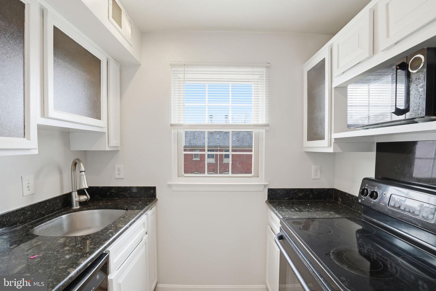 525 BASHFORD LN #4, ALEXANDRIA, Virginia 22314, ,1 BathroomBathrooms,Residential,For sale,525 BASHFORD LN #4,VAAX2054396 MLS # VAAX2054396