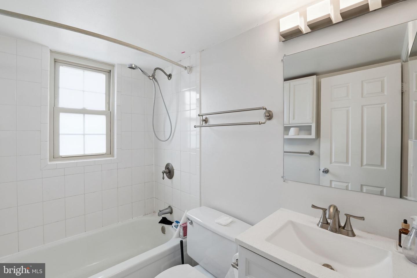 525 BASHFORD LN #4, ALEXANDRIA, Virginia 22314, ,1 BathroomBathrooms,Residential,For sale,525 BASHFORD LN #4,VAAX2054396 MLS # VAAX2054396