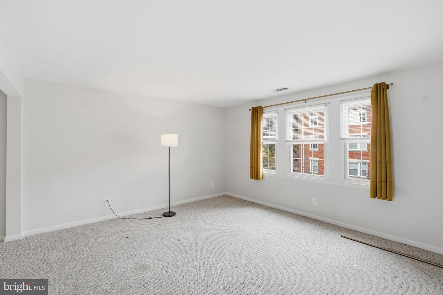 525 BASHFORD LN #4, ALEXANDRIA, Virginia 22314, ,1 BathroomBathrooms,Residential,For sale,525 BASHFORD LN #4,VAAX2054396 MLS # VAAX2054396